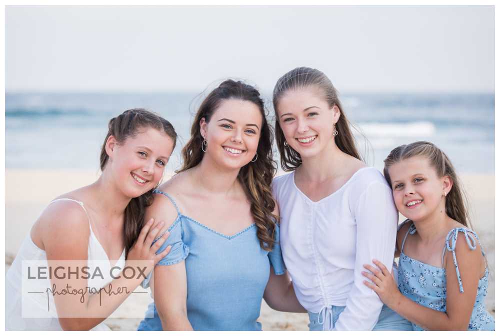 Family of girls – Nobbys Beach