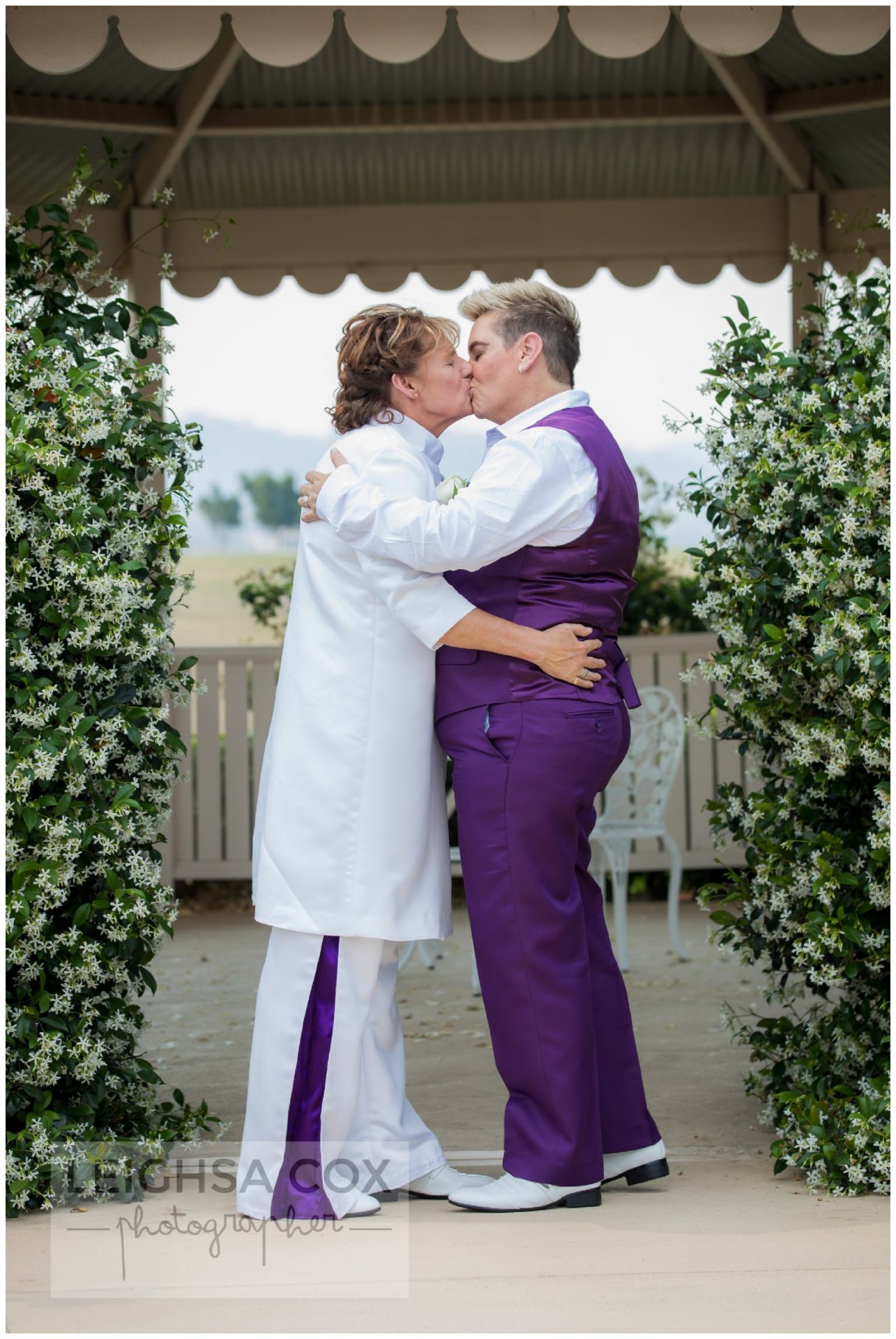 Calvin Estate Wedding kiss