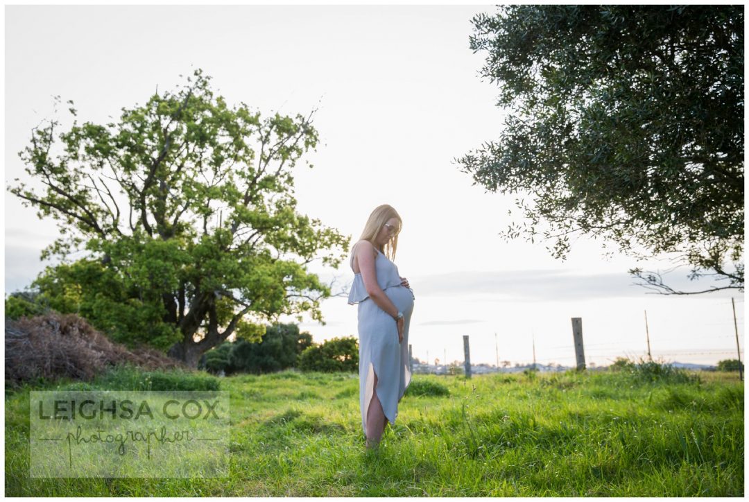 maternity portraits in the field 